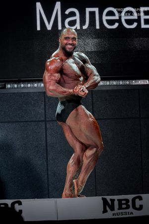 CLASSIC PHYSIQUE
